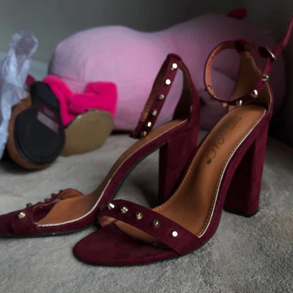 HEELS